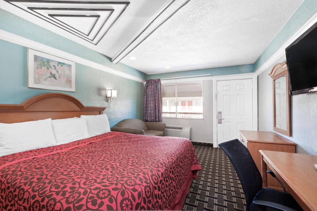 Lone Star Inn Kenedy Экстерьер фото