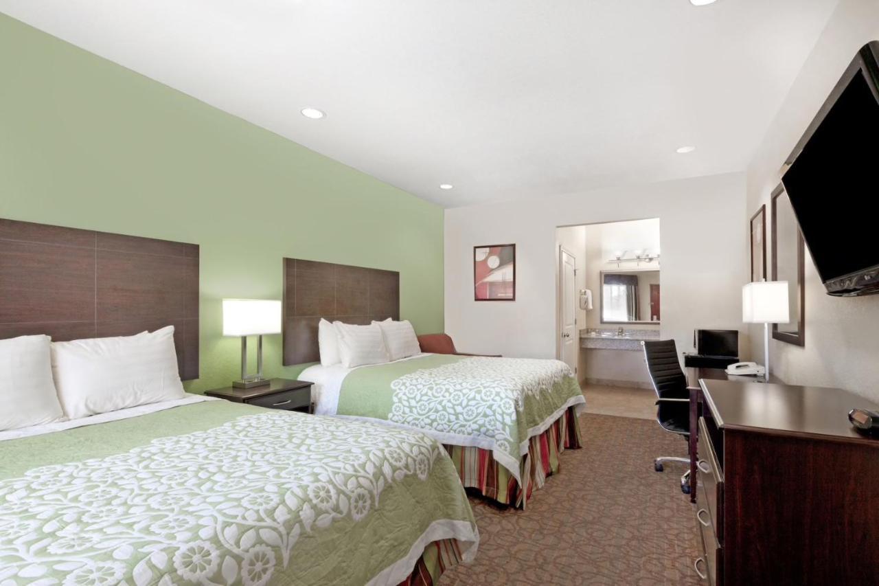 Lone Star Inn Kenedy Экстерьер фото